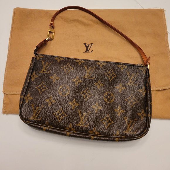 Louis Vuitton Pochette - Picture 1 of 6